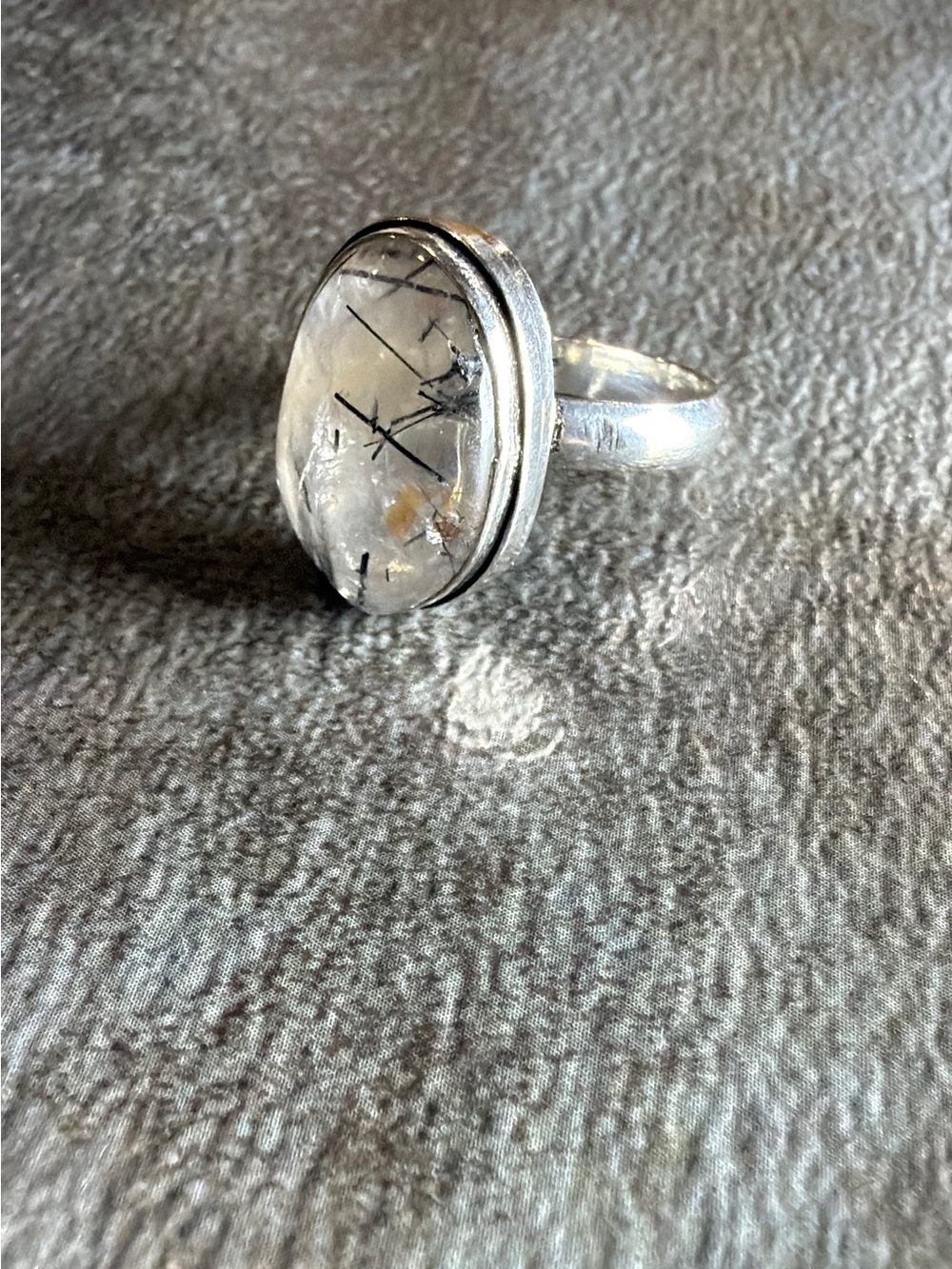 Boho Vintage Black Tourmalinated Quartz Stone Ring Size 8 Silver 925 Overlay - Picture 3 of 4